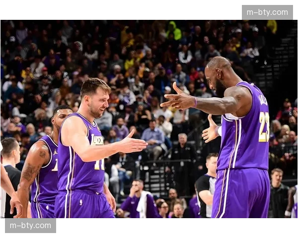 东契奇2143分荣膺得分王 场均33.5分却因腿筋伤势无限期缺阵季后赛