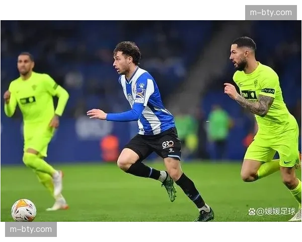 巴列卡诺防守组织：8胜11平12负背后低位防守体系的构建